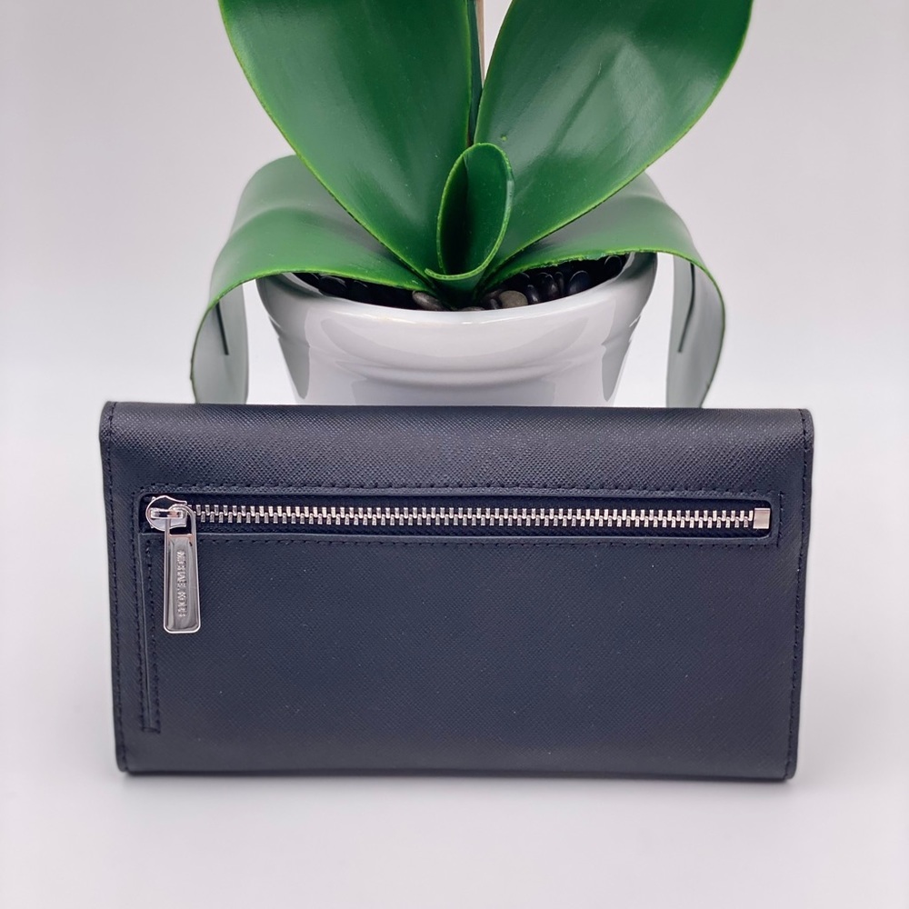 Michael Kors Trifold Wallet Black - Picture 3 of 10